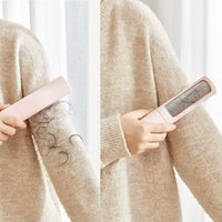 Passez notre brosse anti poils de chat pour retirer les poils de votre félin sur vos vêtements