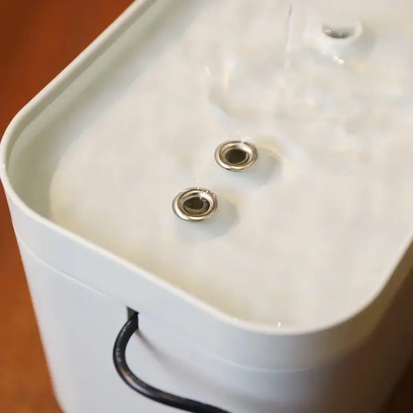 2 systèmes d'écoulement d'eau : Robinet et jet