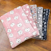 Tapis chauds pour chat – 5 modèles colorés et doux avec motifs étoile, patte et tête de chat – Au Paradis du Chat