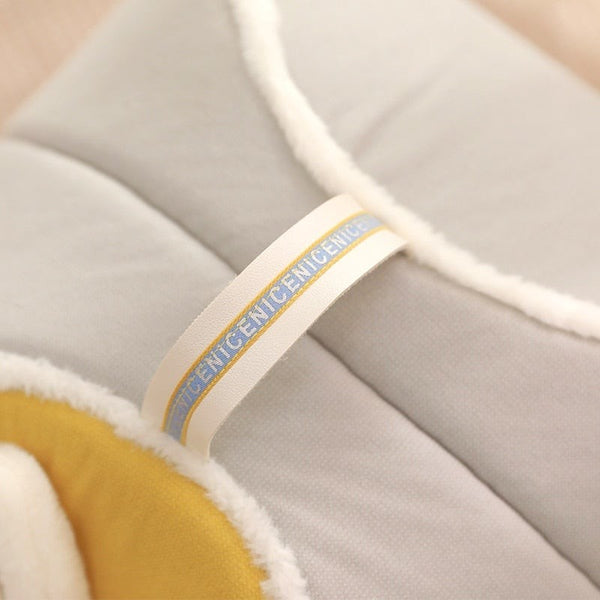 Détails du haut de la tente pour chat confortable avec coussin douillet